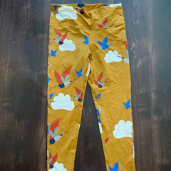 Carly Jean Los Angeles Printed Leggings - Picture 2 of 3